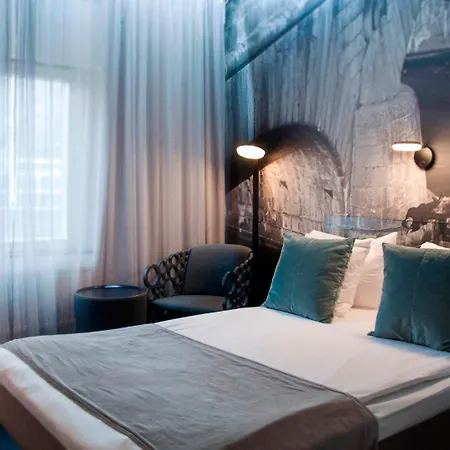 Hotel C 4*