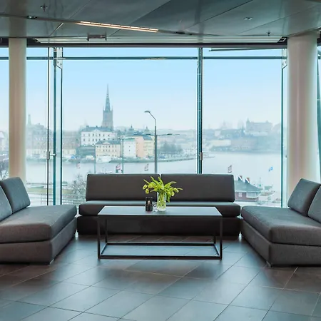 Radisson Blu Waterfront Hotel, Hotel