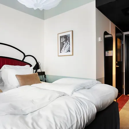 Gio; Bw Signature Collection Hotel