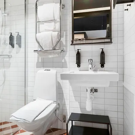 Gio; Bw Signature Collection Hotel 4*