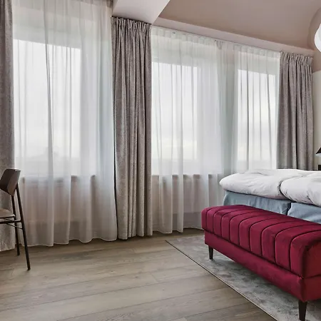 Gio; Bw Signature Collection 4* Solna