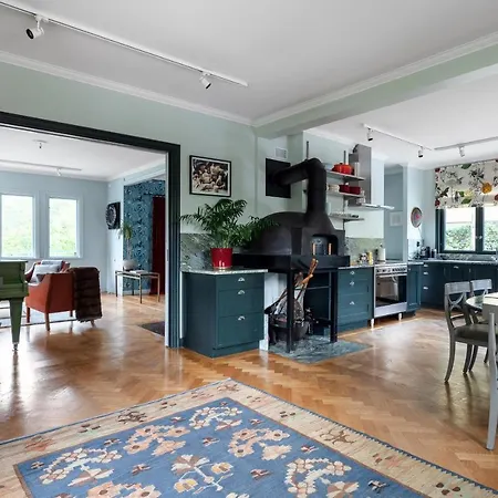Villa Fantastic 4 Bedroom In Bromma With Everything