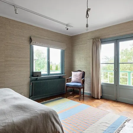 Fantastic 4 Bedroom In Bromma With Everything Villa *