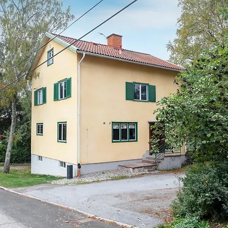 Fantastic 4 Bedroom In Bromma With Everything Villa *