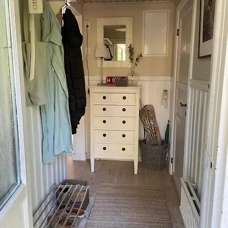 Charmigt Hus Pa Vindoe Stockholm