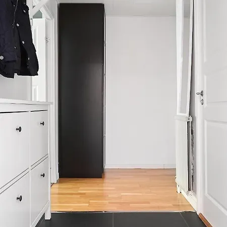 Ferienhaus Sparkling Modern House In Kista - Close To