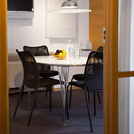 Mornington Hotel
