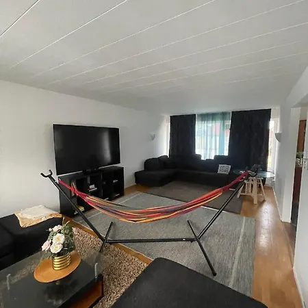 Homestay Private With Own Entrance Near Airport And Center! *