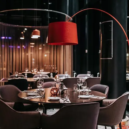 Quality Globe Hotel 4*