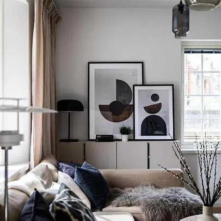 Beautiful And Modern Near Apartment
