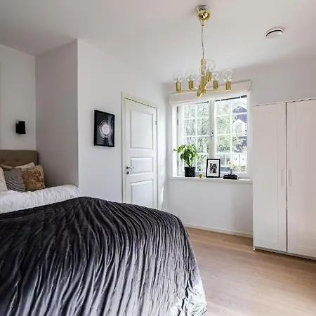 Beautiful And Modern Near Apartment