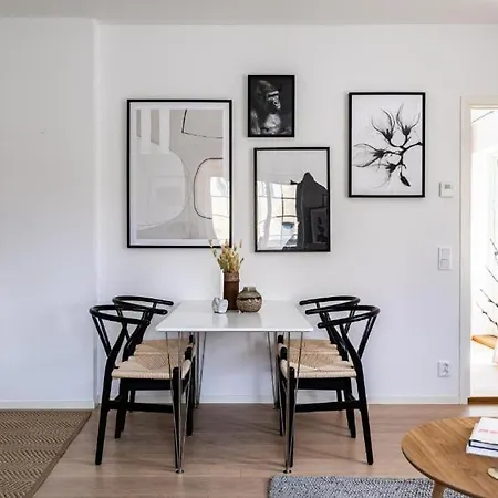 Beautiful And Modern Near Apartment