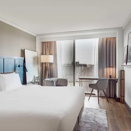Hotel Radisson Blu Waterfront Hotel, 4*