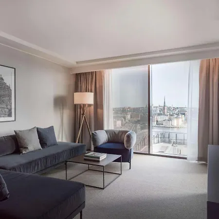 Radisson Blu Waterfront Hotel, 4*