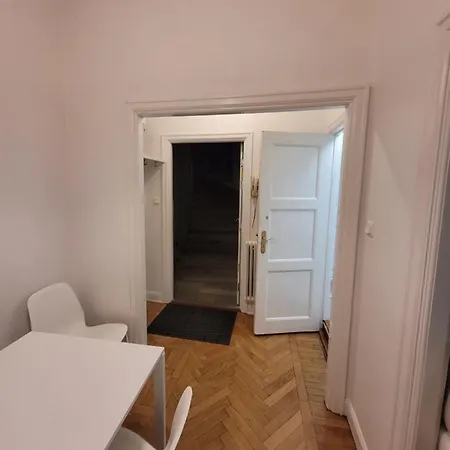 Apartment Mprg5 *
