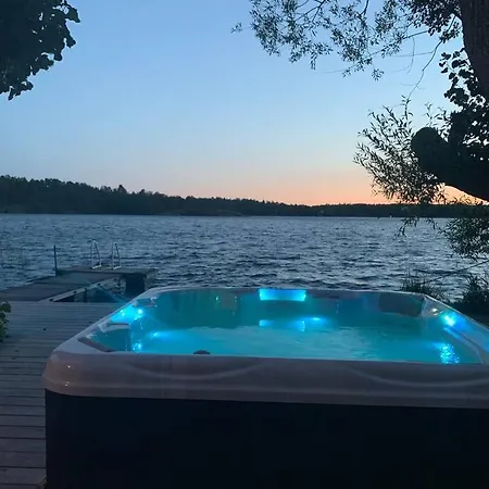 Waterfront House With Jacuzzi & Jetty In * Sztokholm