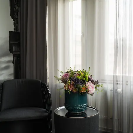 C Hotel 4*