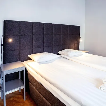 Queen's By First Hotel 3*