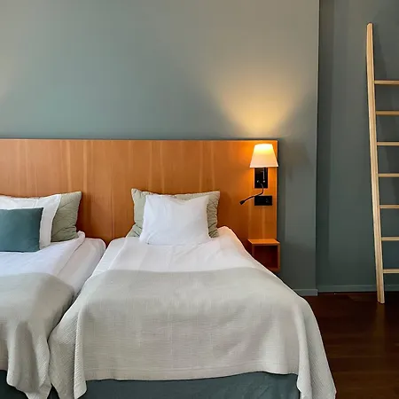 Quality Globe Hotel
