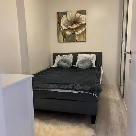 Fresh And Cozy Little House 45km In Taby Apartment