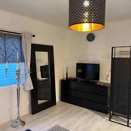 Fresh And Cozy Little House 45km In Taby *