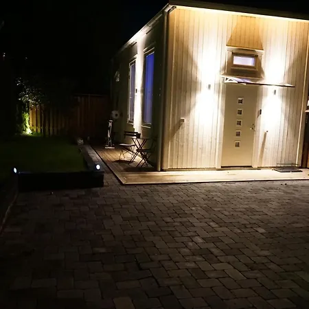 Lägenhet Fresh Happy Little House, 35 M2 In Taeby Stockholm