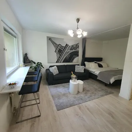 Close To The Metro And The Beach!!! With A View Of The Scandinavian Forest *