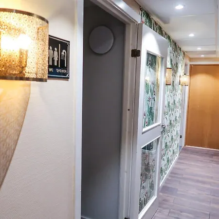 Hostel Living