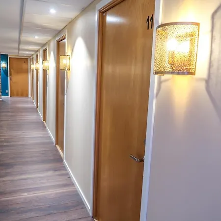 Living Hostel *