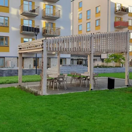 Private In Shared Lovely, Amazing, Modern +garden +bbq *