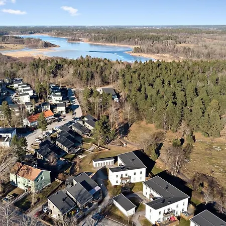Private In Shared Lovely, Amazing, Modern +garden +bbq * Stockholm