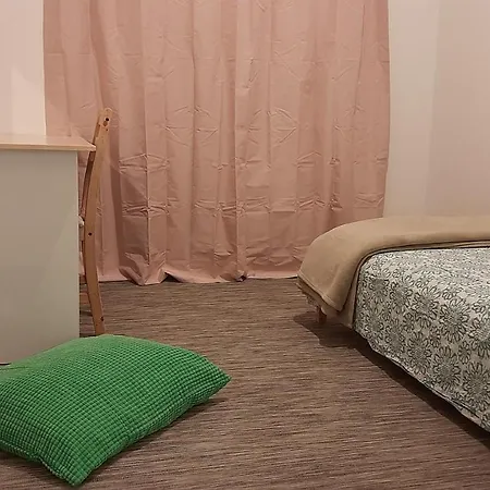 Private In Shared Lovely, Amazing, Modern +garden +bbq Homestay *