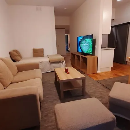 Homestay Private In Shared Lovely, Amazing, Modern +garden +bbq