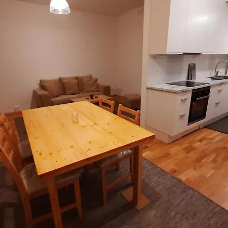 Private In Shared Lovely, Amazing, Modern +garden +bbq