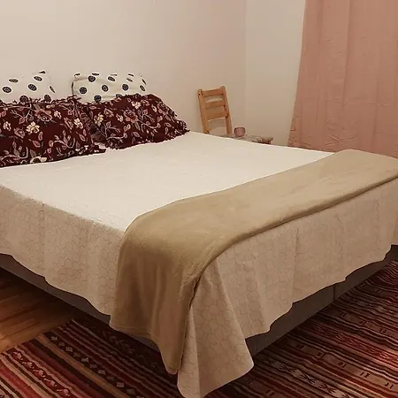 Homestay Private In Shared Lovely, Amazing, Modern +garden +bbq *