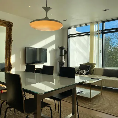 Exclusive 2 Level Etage Next To Arlanda-city Metro