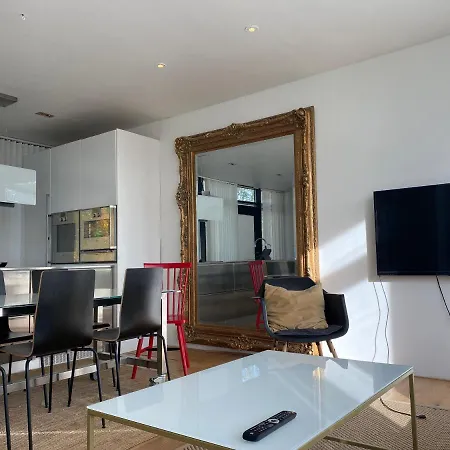 Exclusive 2 Level Etage Next To Arlanda-city Metro