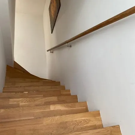 Exclusive 2 Level Etage Next To Arlanda-city Metro *