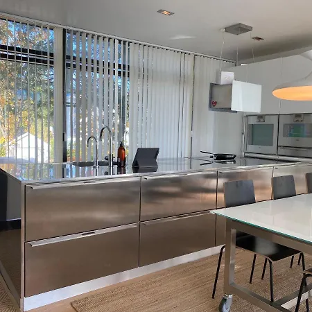 Exclusive 2 Level Etage Next To Arlanda-city Metro