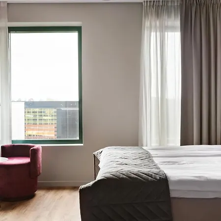 Western Kungens Kurva 4*