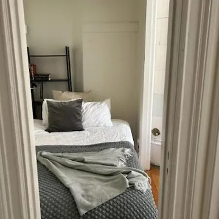 Loft Haven 3 Beds In A 1- Bedroom Gem - 917 *