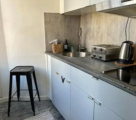Loft Haven 3 Beds In A 1- Bedroom Gem - 917 Apartment Stockholm