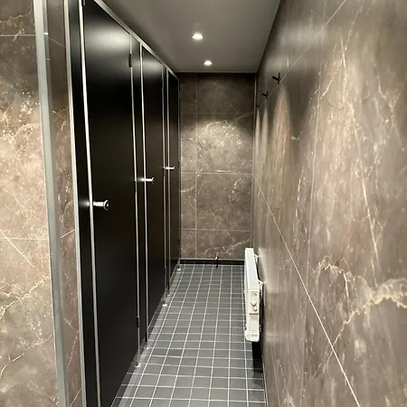 Hotel na wodzie Den Roeda Baten 2*