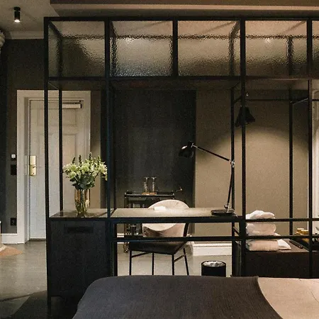 Backstage Hotel