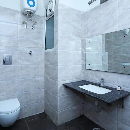 Hotel Collection O Laj Regency