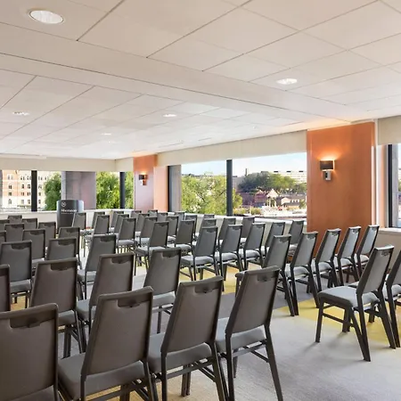 מלון Sheraton 5*
