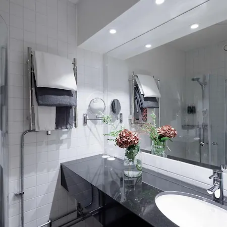 Hotel Wellington 4*