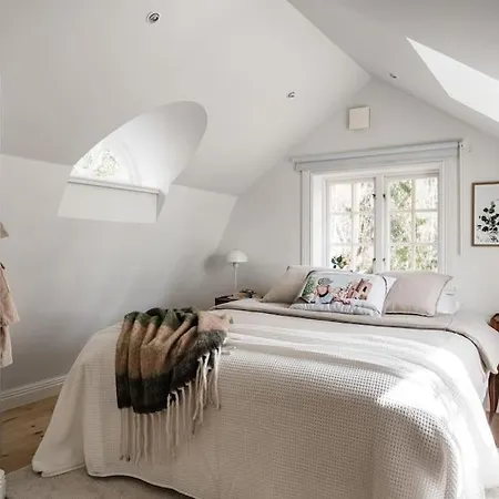 Villa Lyxigt Hus I Med Bastu Och Sjoeutsikt *