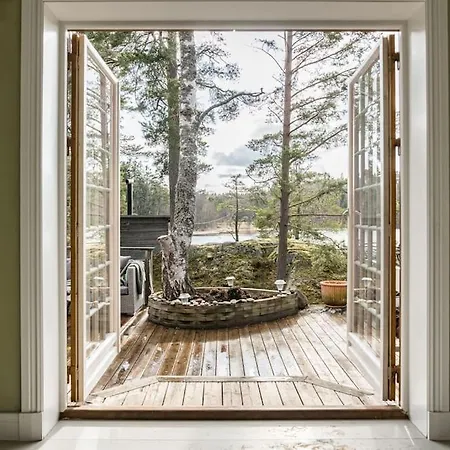 Villa Lyxigt Hus I Med Bastu Och Sjoeutsikt *