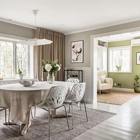 Villa Lyxigt Hus I Med Bastu Och Sjoeutsikt